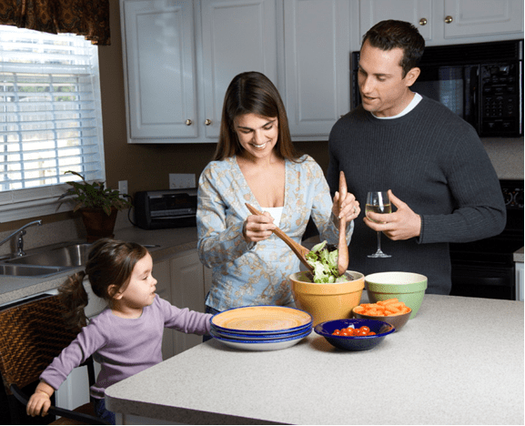 young_family_cooking young_family_cooking