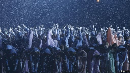 140207180346 Dancers Sochi 512×288 Reuters